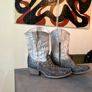 Freebird - Silver and Black Cowboy Boots